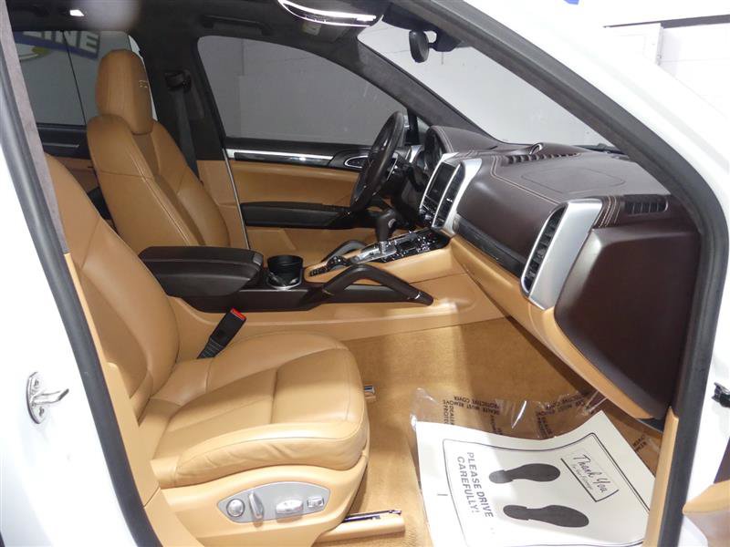 Used 2016 Porsche Cayenne GTS AWD/4WD image 23