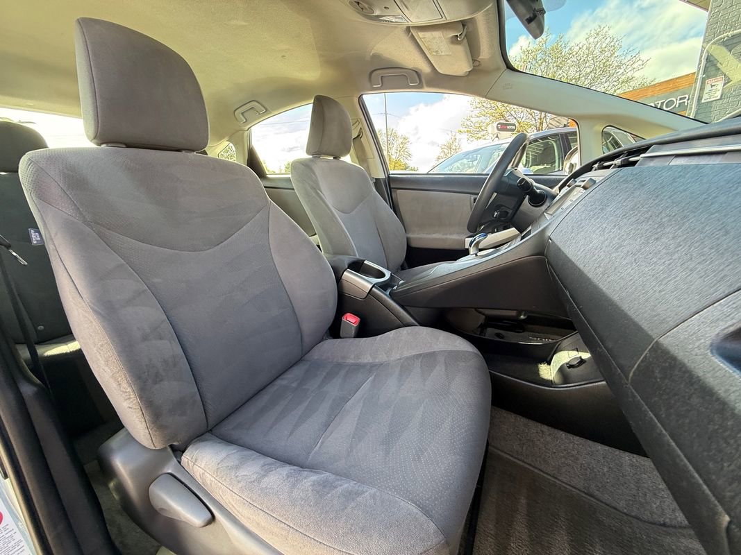Used 2012 Toyota Prius Two FWD image 4