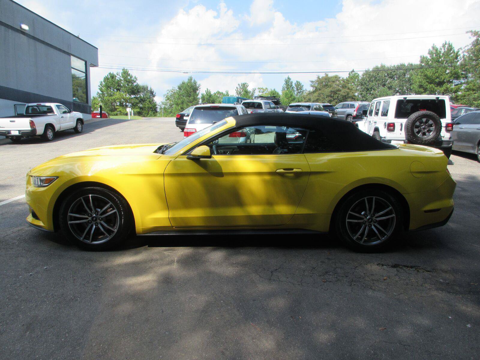 Used 2016 Ford Mustang Premium RWD image 8