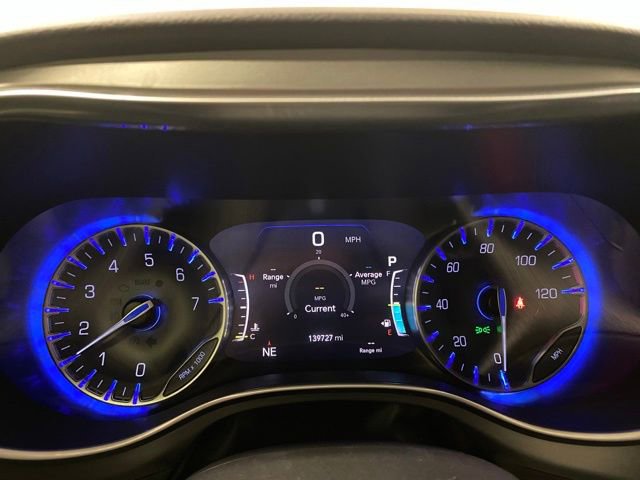 Used 2019 Chrysler Pacifica Touring-L Plus w/ S Appearance Package image 12