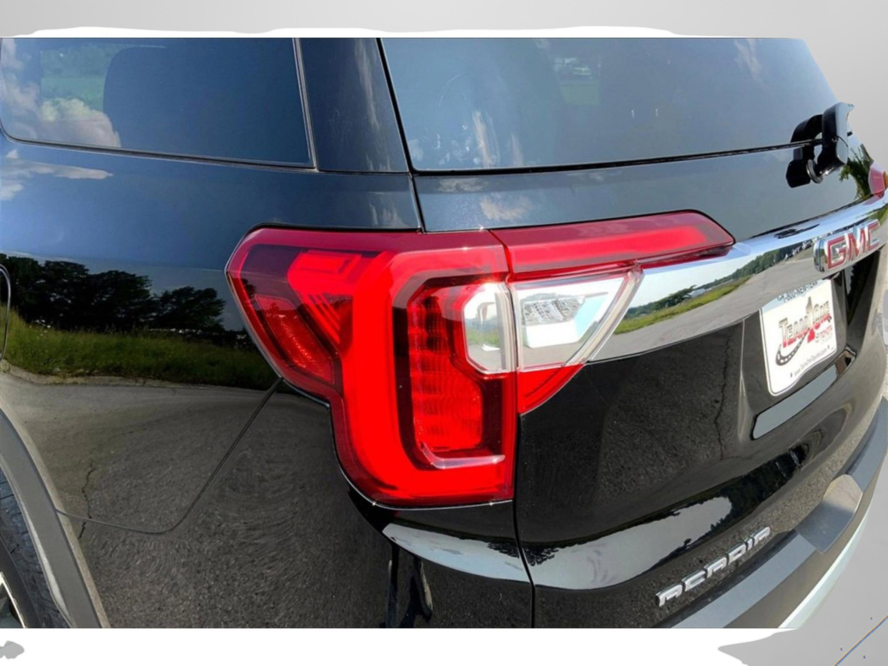 Used 2023 GMC Acadia SLE image 31