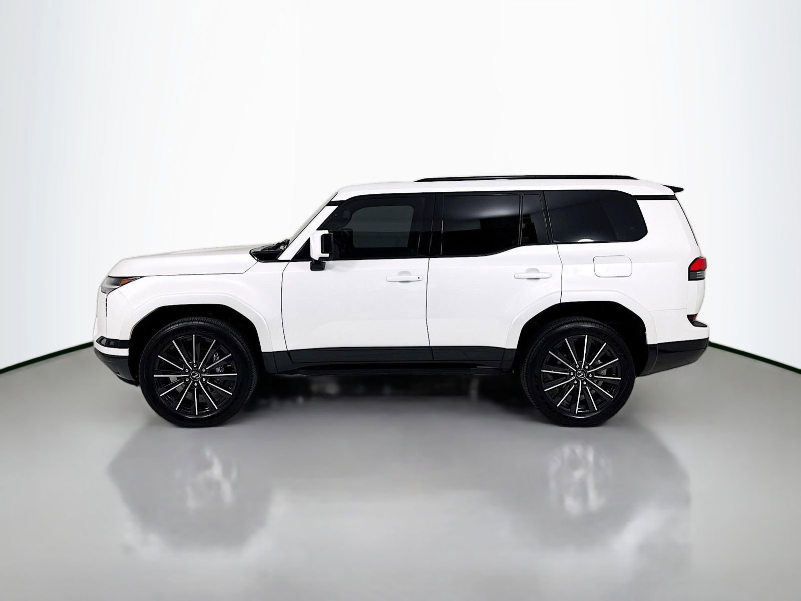 Used 2025 Lexus GX 550 w/ Accessory Package (2T) image 4