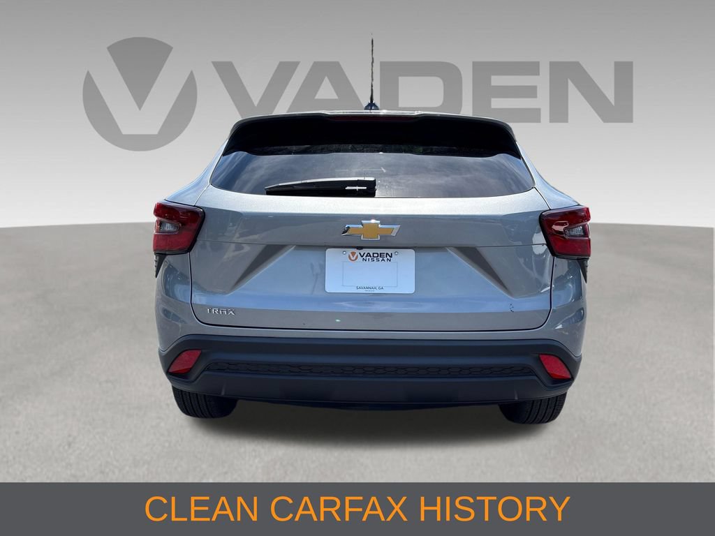 Used 2026 Chevrolet Trax LS FWD image 4