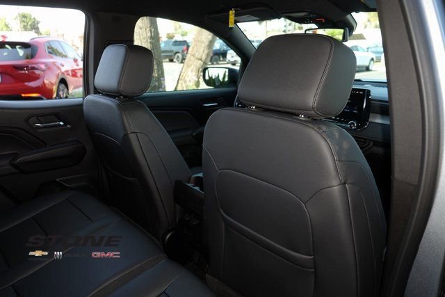 Used 2025 Chevrolet Colorado LT w/ LT Convenience Package AWD/4WD image 23