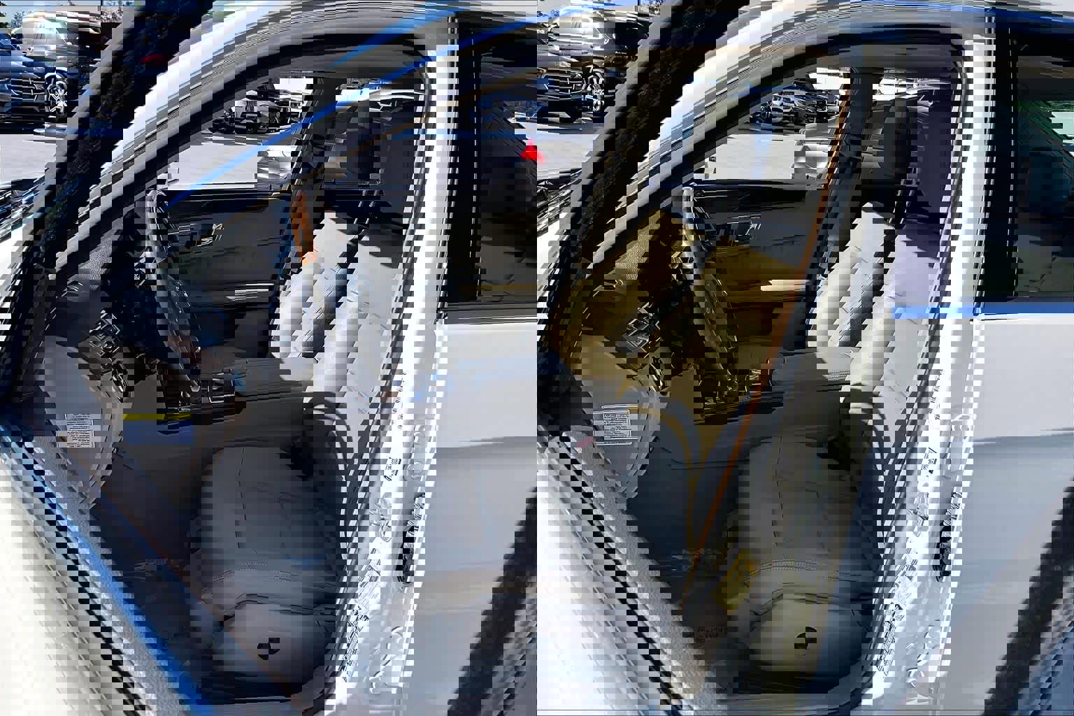 Used 2011 Mercedes-Benz E 350 Sedan image 7