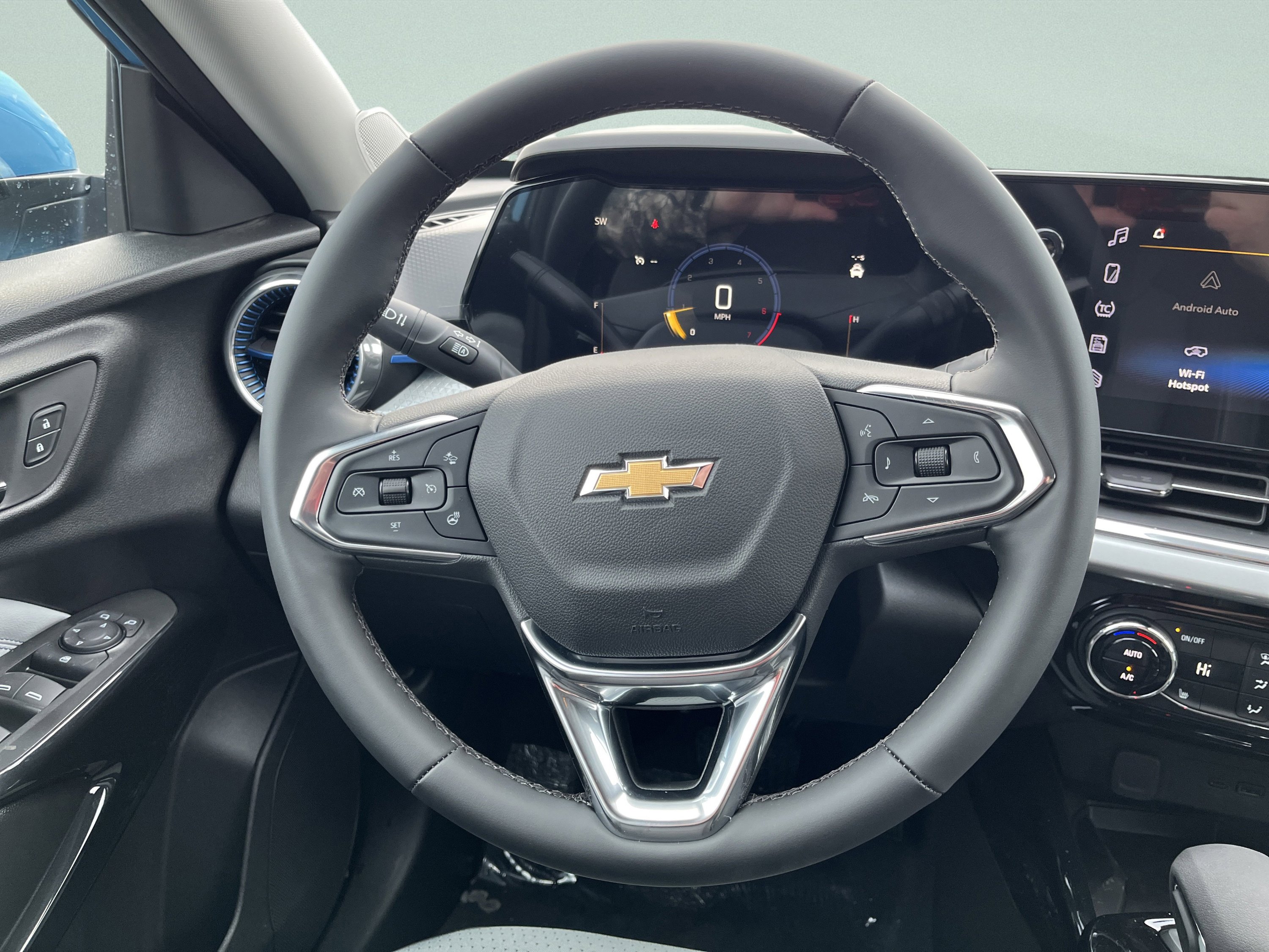 New 2026 Chevrolet Trax LT w/ Sunroof Package image 27