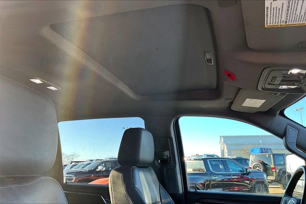 Used 2024 GMC Sierra 3500 SLT w/ SLT Premium Package image 18