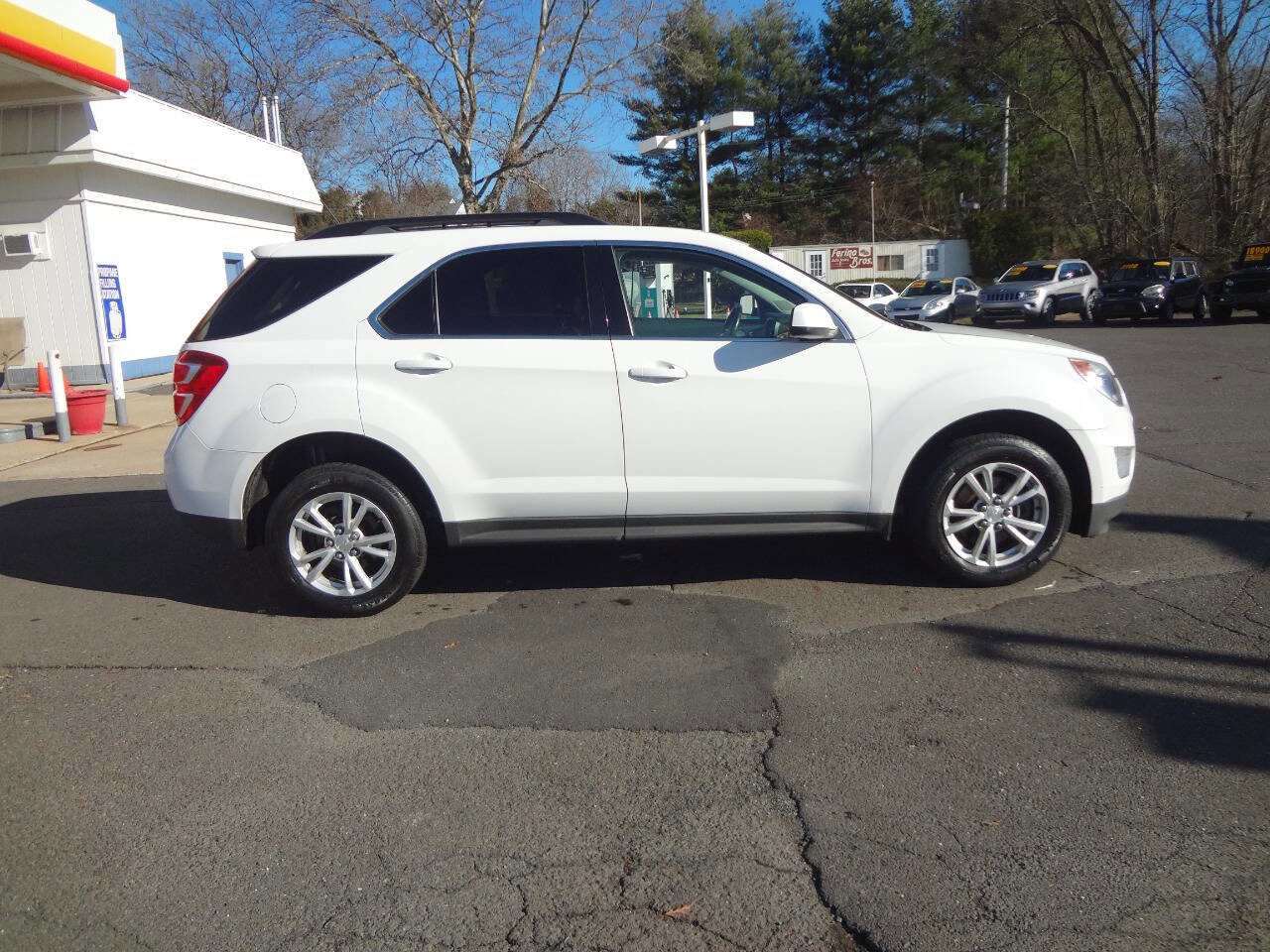 Used 2017 Chevrolet Equinox LT w/ Convenience Package image 6