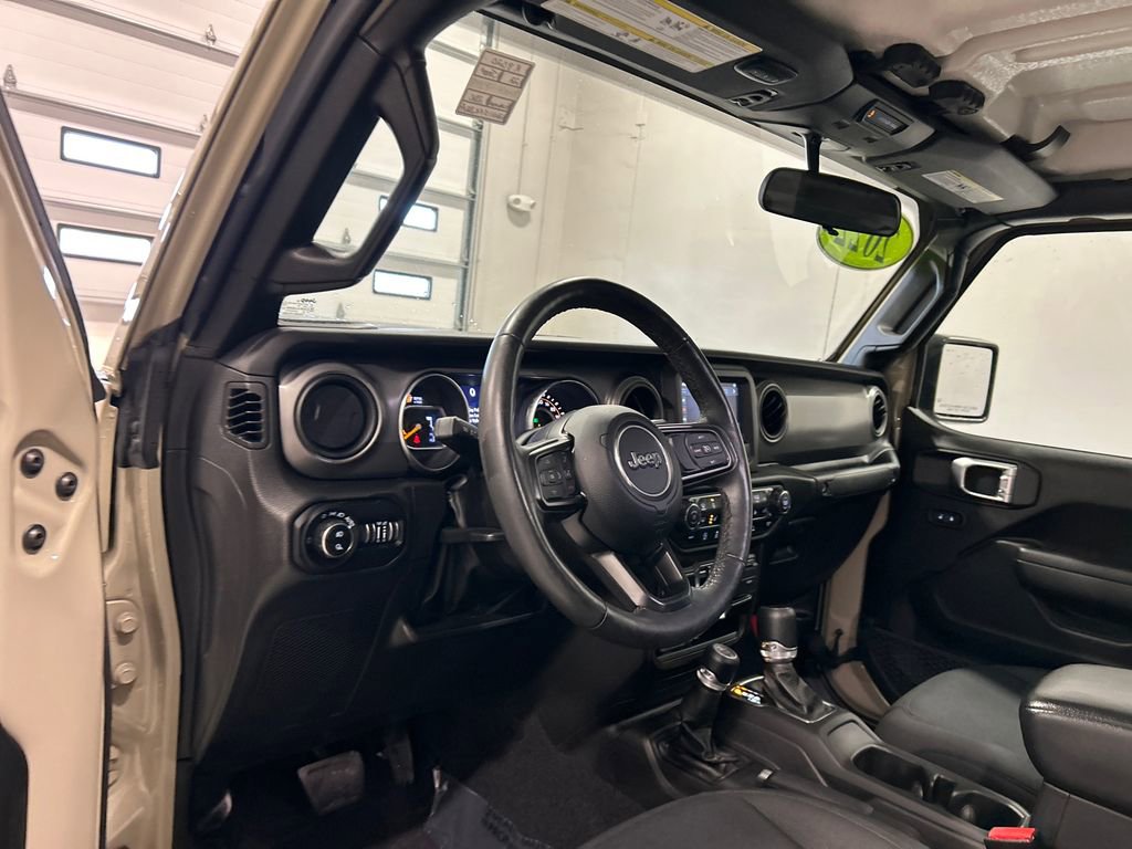 Used 2022 Jeep Gladiator Sport image 15
