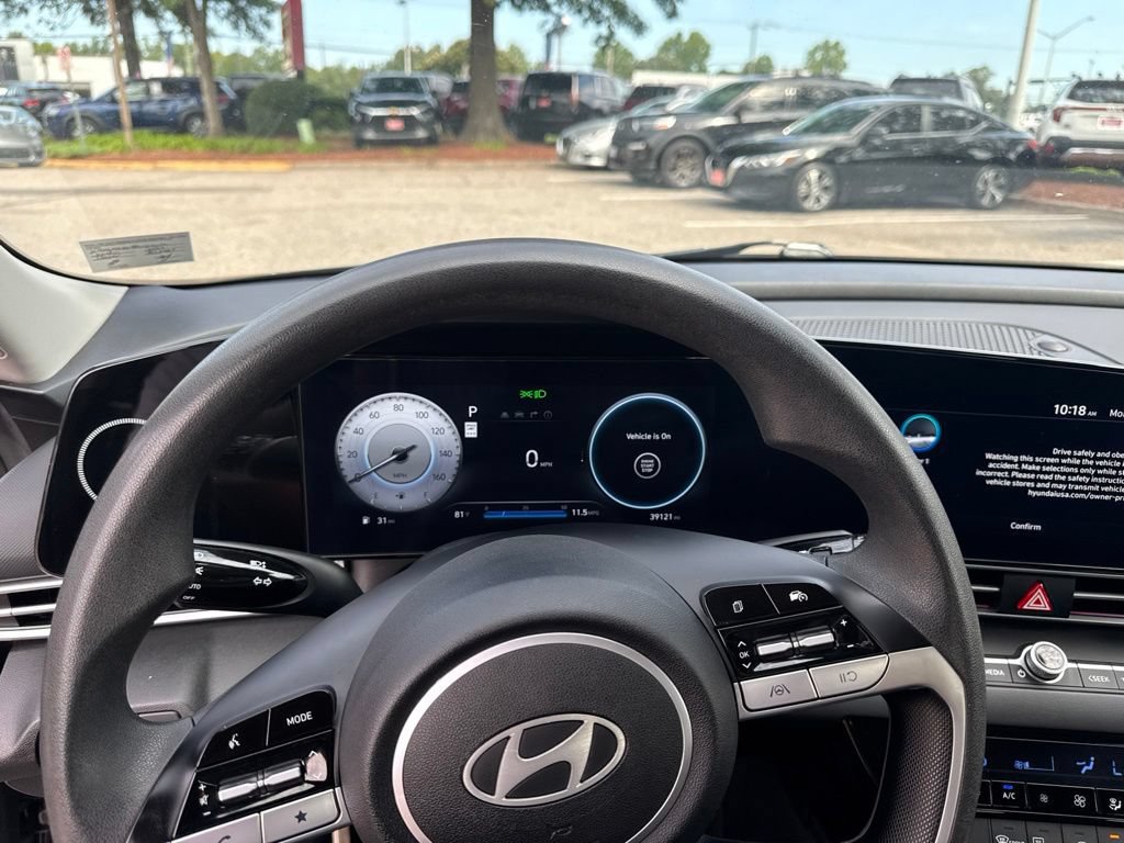 Used 2024 Hyundai Elantra SEL FWD image 15