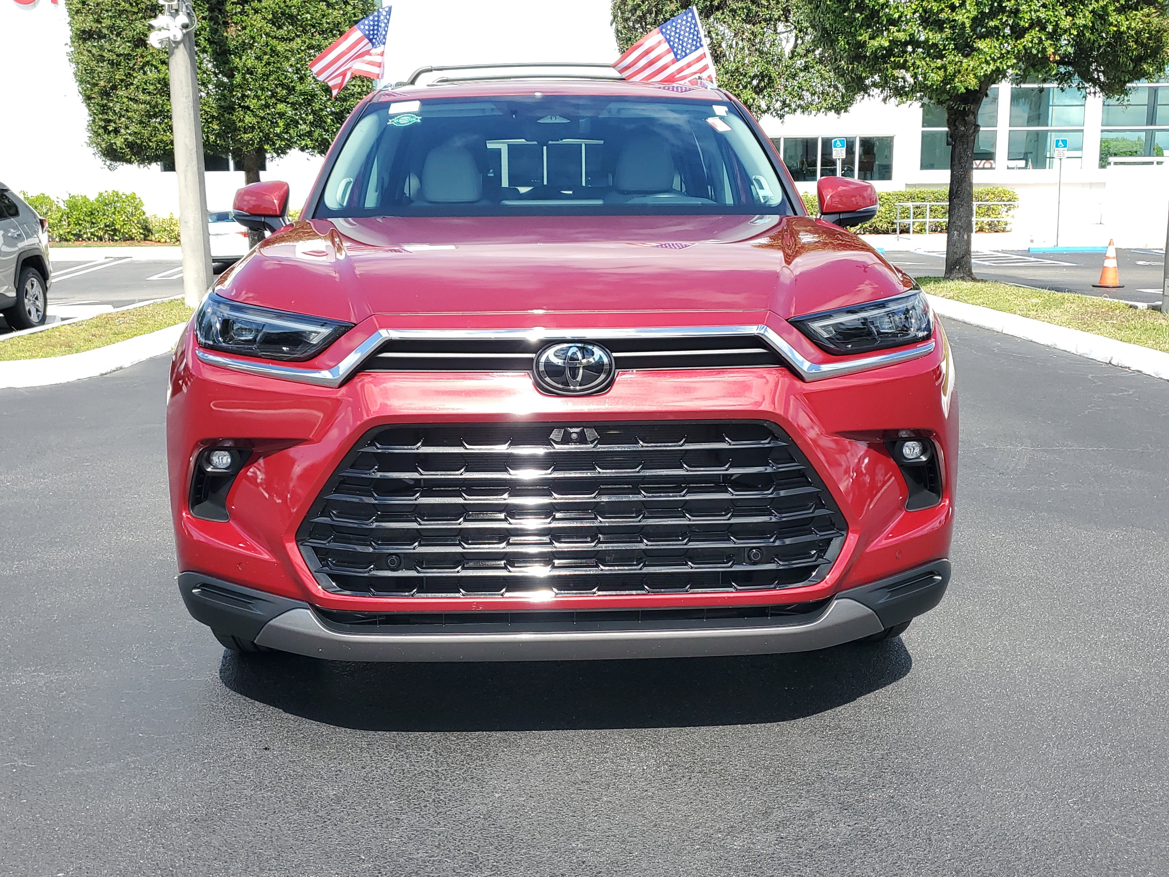 Used 2024 Toyota Grand Highlander Platinum image 4