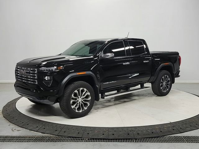 Used 2025 GMC Canyon Denali AWD/4WD image 3