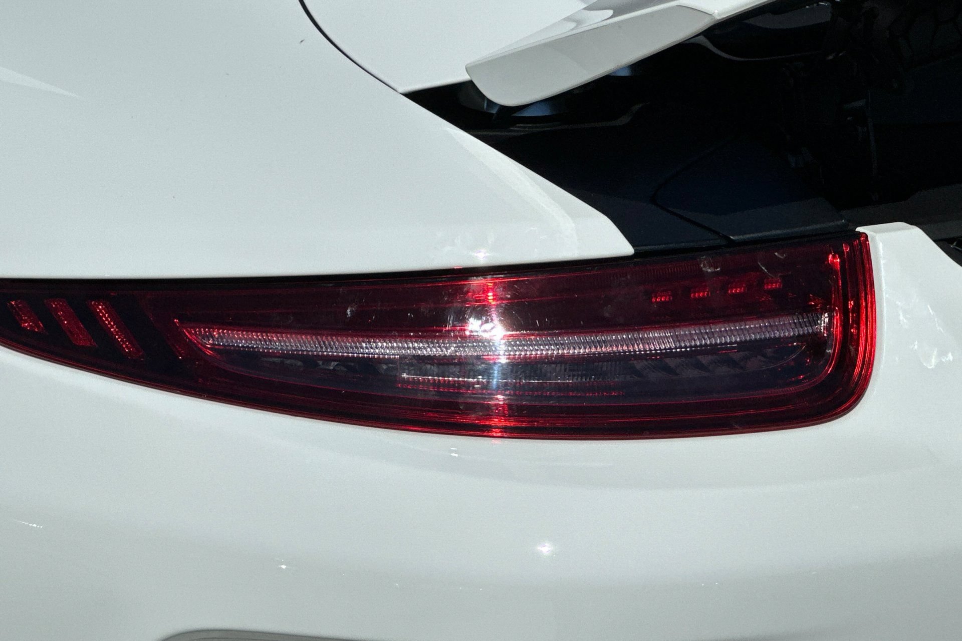 Certified 2016 Porsche 911 R RWD image 32