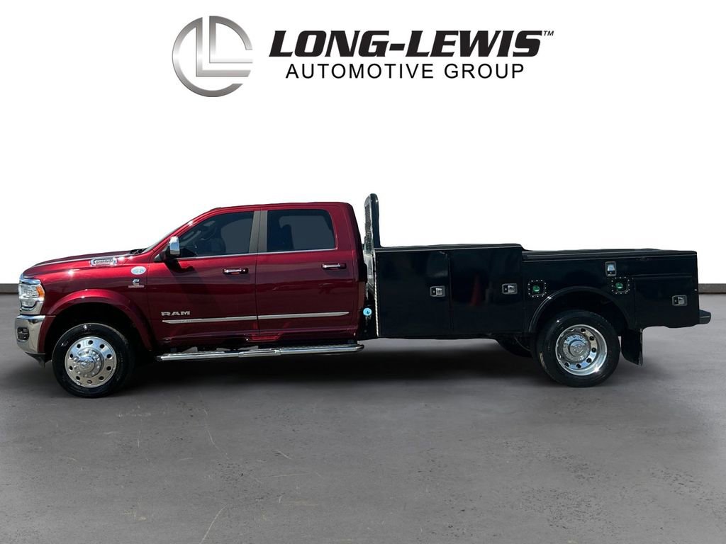 Used 2022 RAM 5500 4x4 Crew Cab image 2