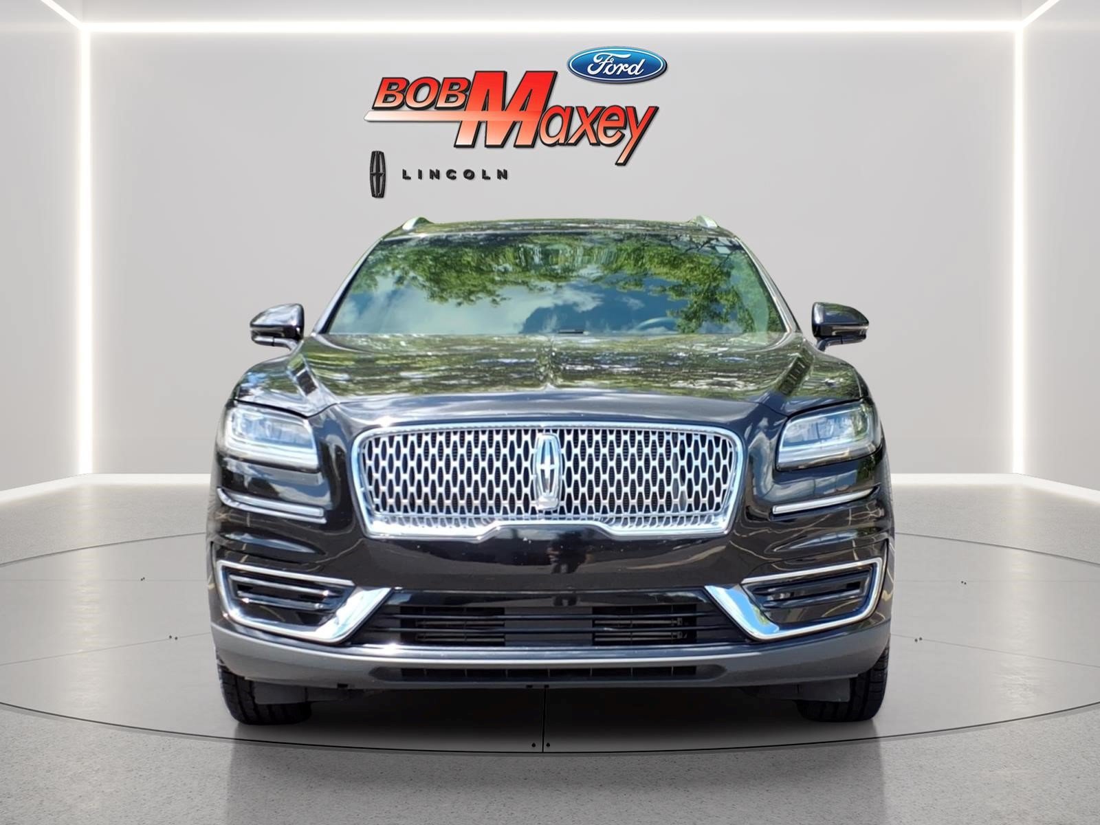 Used 2019 Lincoln Nautilus Premier AWD/4WD image 2
