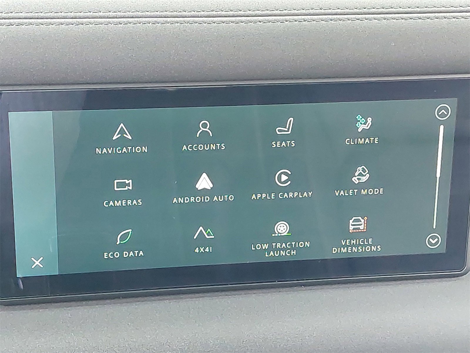 Used 2023 Land Rover Defender 110 X-Dynamic SE image 25