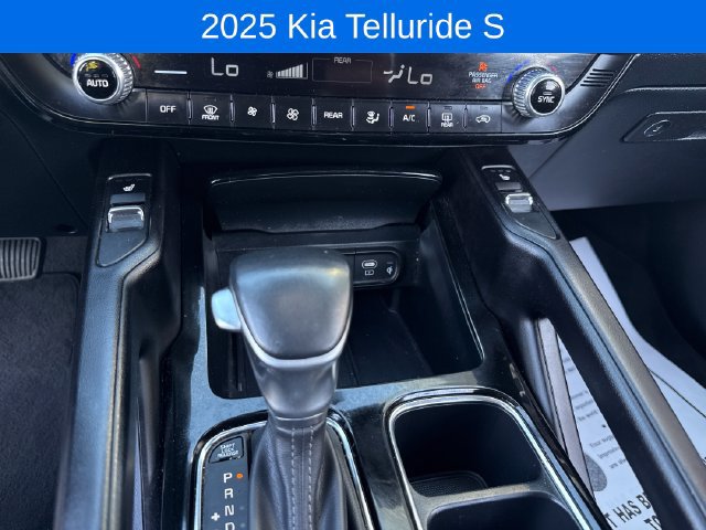 Used 2025 Kia Telluride S AWD/4WD image 18
