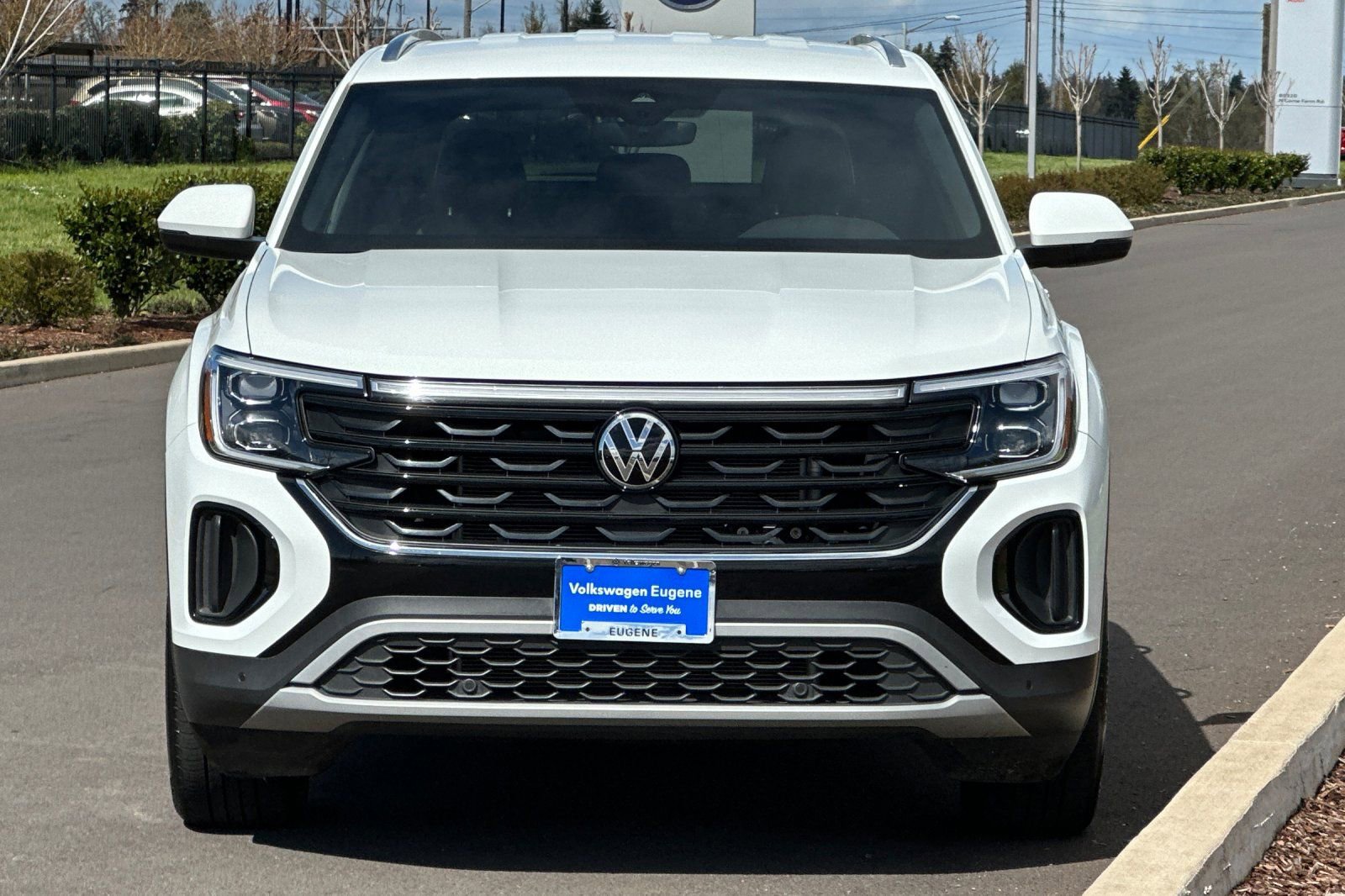 Used 2025 Volkswagen Atlas Cross Sport SE image 8