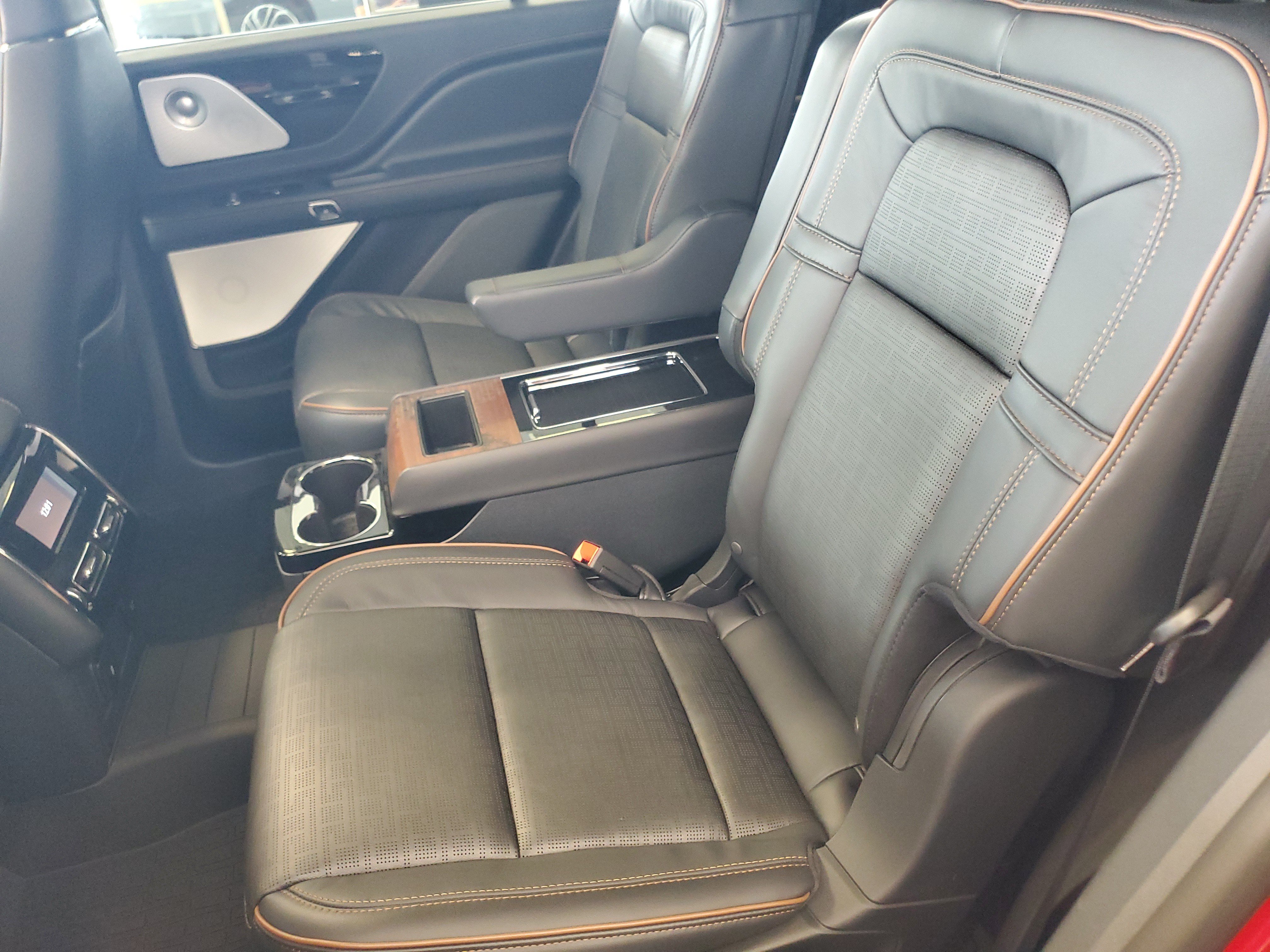 New 2026 Lincoln Aviator Black Label w/ Black Label Special Edition AWD/4WD image 26