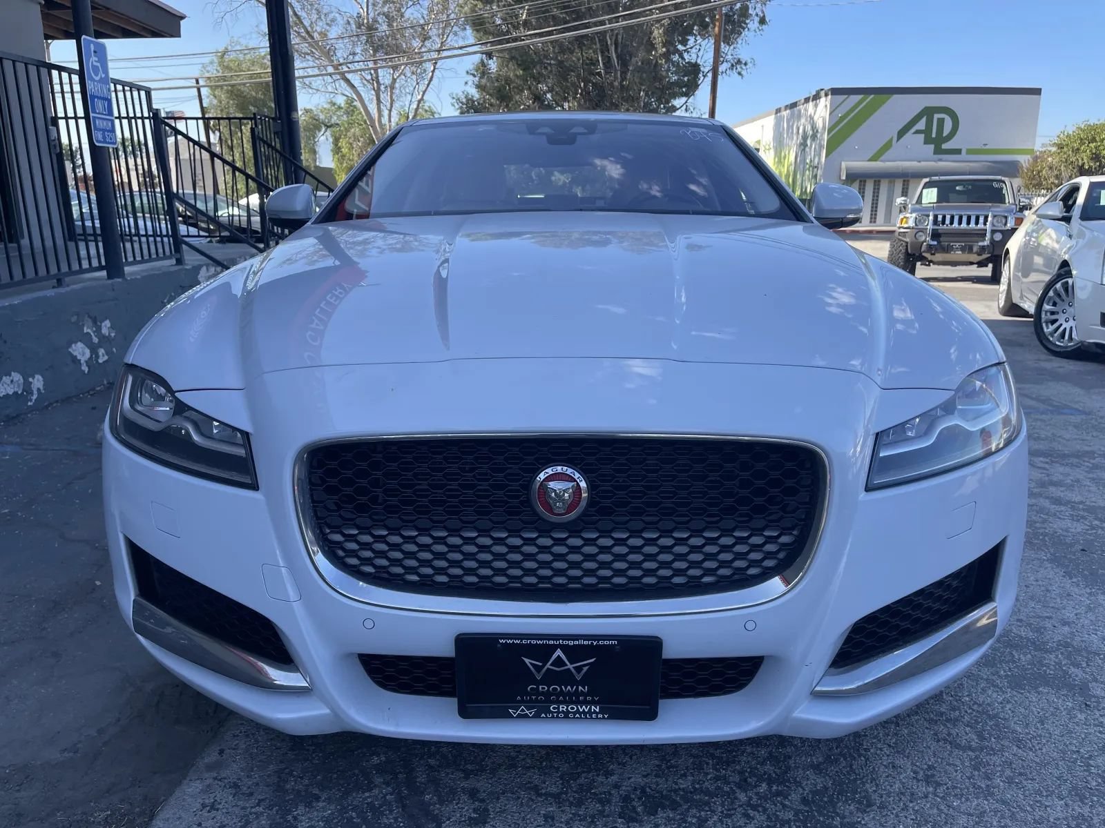 Used 2016 Jaguar XF Premium RWD image 2