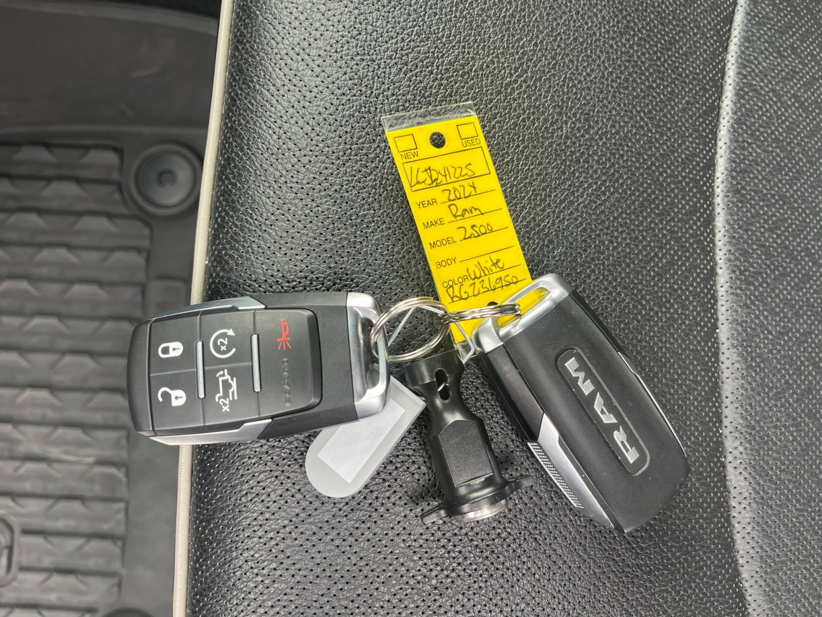 Used 2024 RAM 2500 Laramie w/ Night Edition image 31