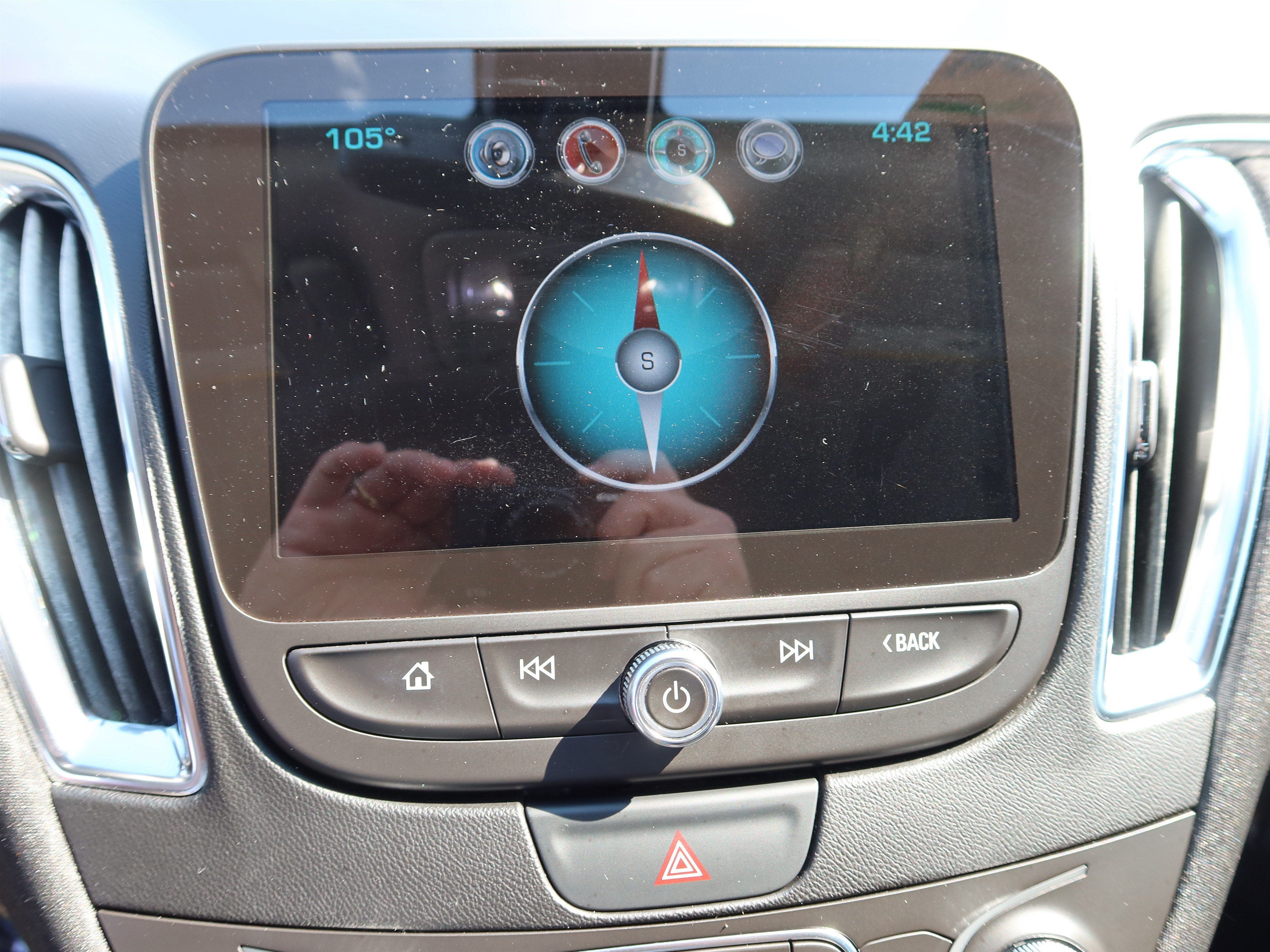 Used 2018 Chevrolet Malibu LT FWD image 18