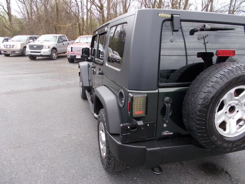 Used 2010 Jeep Wrangler Unlimited Sport image 4