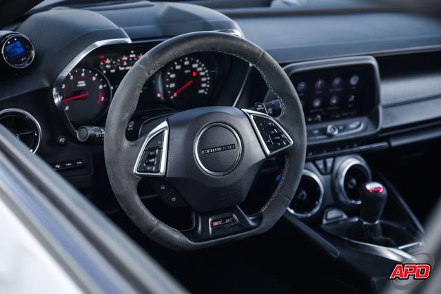 Used 2020 Chevrolet Camaro SS RWD image 8