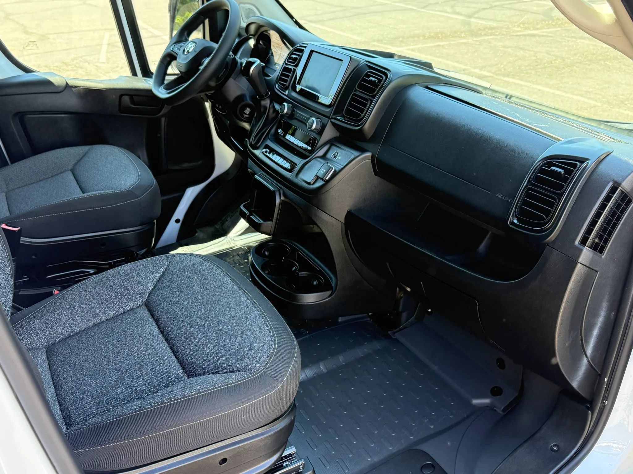 Used 2025 RAM ProMaster 2500 FWD image 13