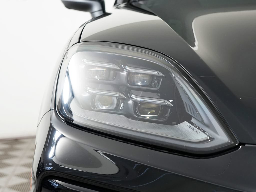 New 2026 Porsche Cayenne Coupe AWD/4WD image 11