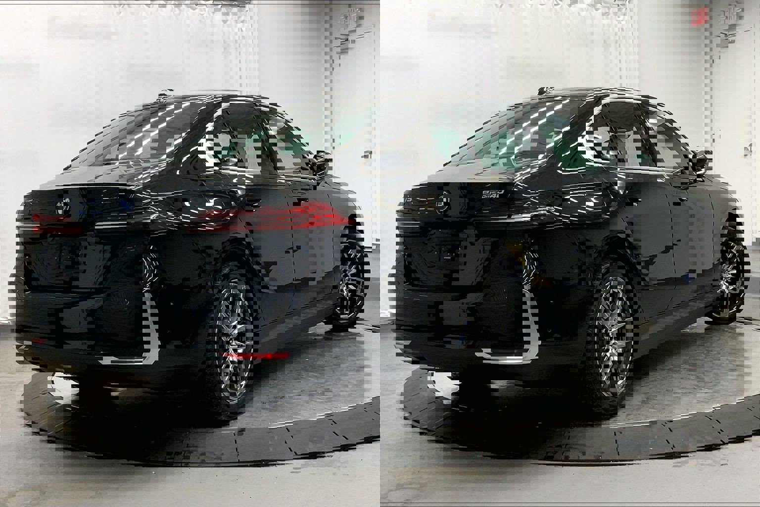 Used 2024 BMW i5 eDrive40i w/ Premium Package image 6