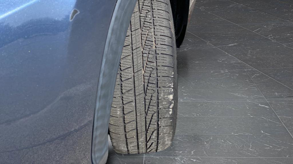 Used 2019 Toyota Highlander LE AWD/4WD image 36