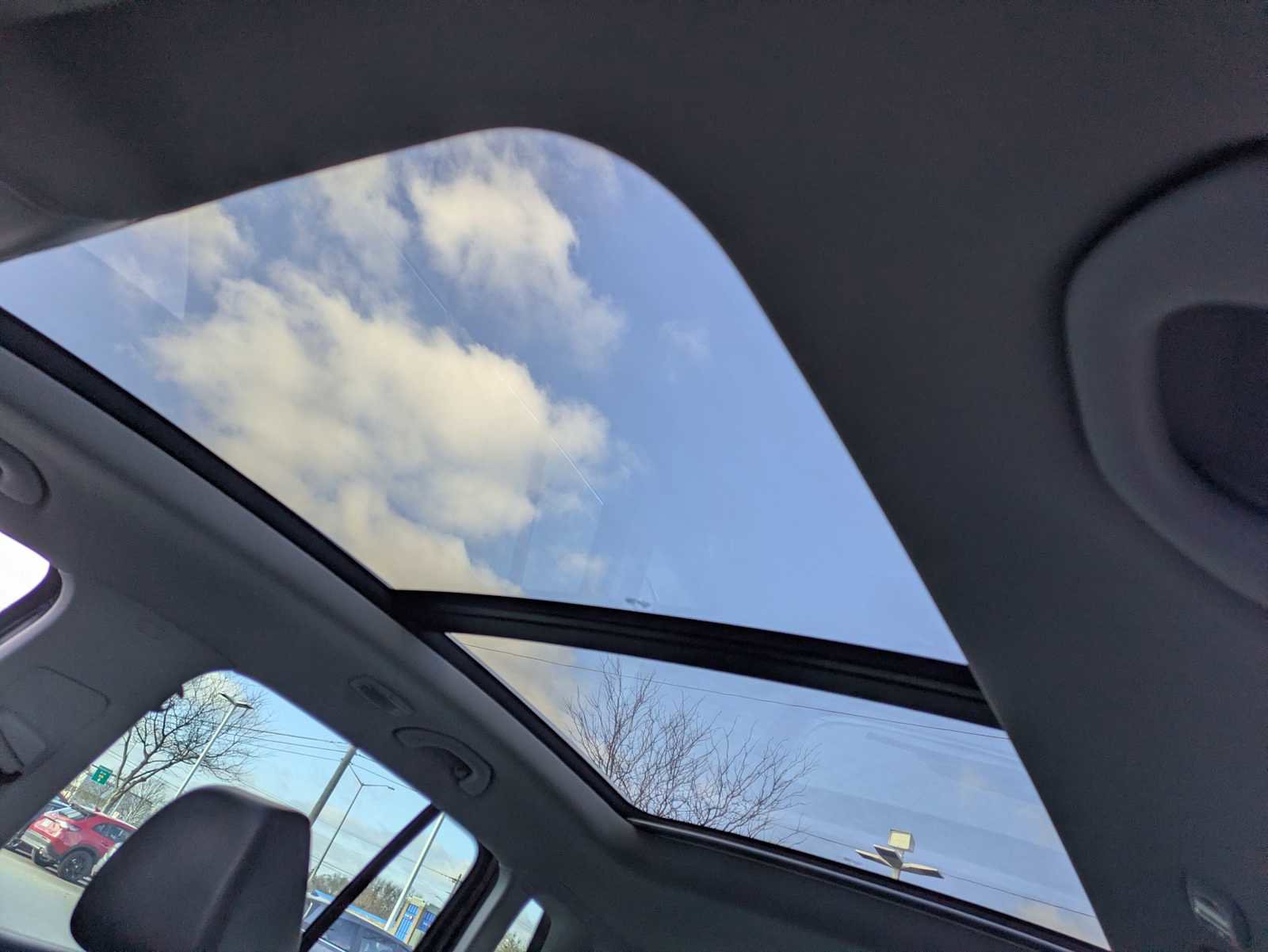 Used 2016 Volkswagen Tiguan SEL image 18