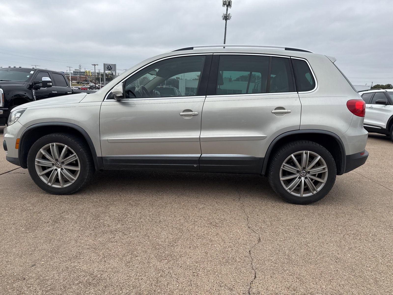 Used 2012 Volkswagen Tiguan S image 4