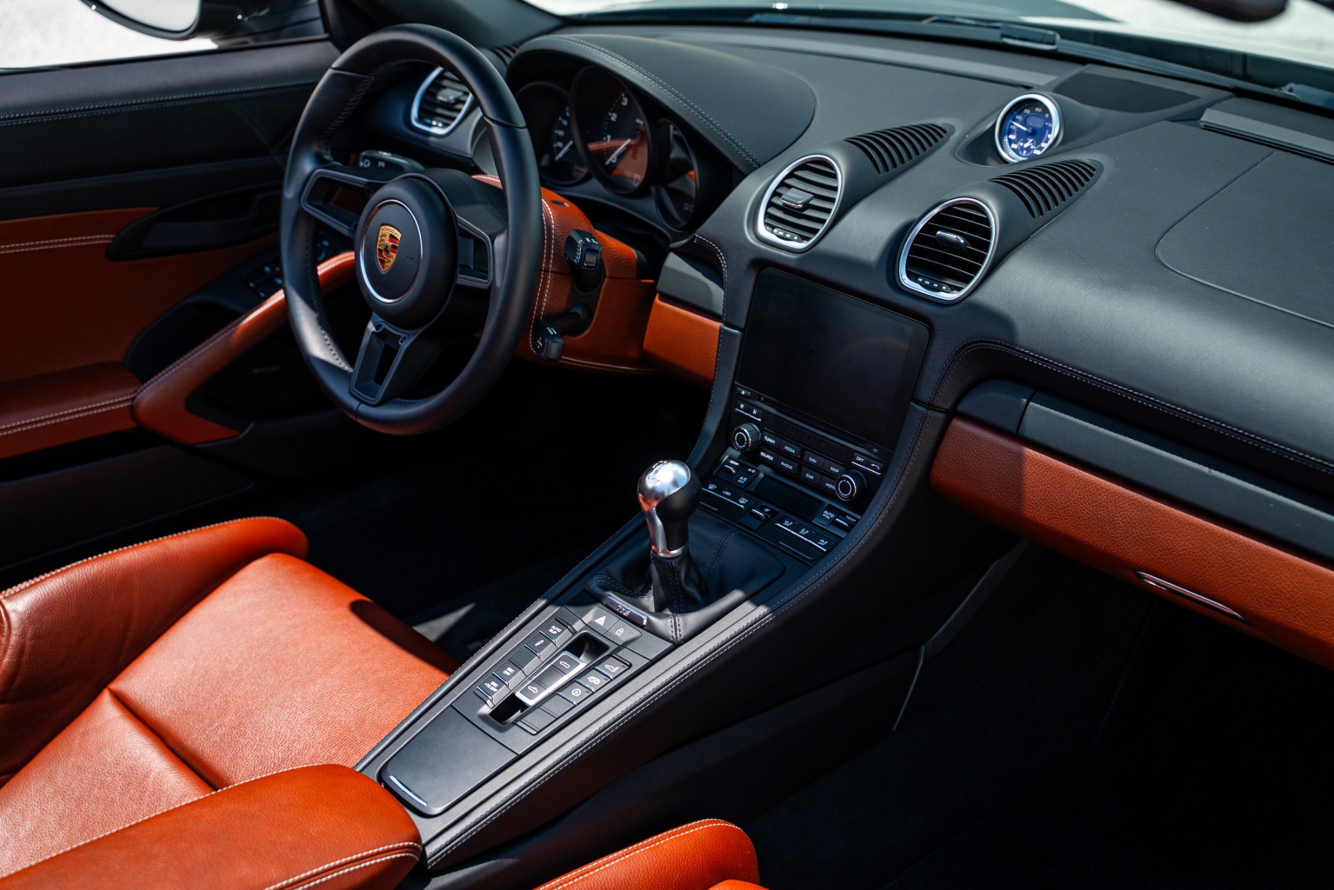 Used 2023 Porsche 718 Boxster Spyder RWD image 32