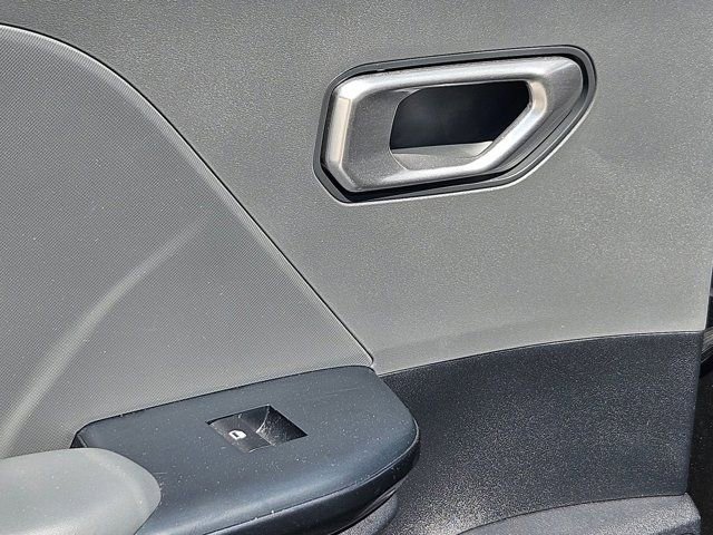 Used 2025 Kia K4 LXS image 25