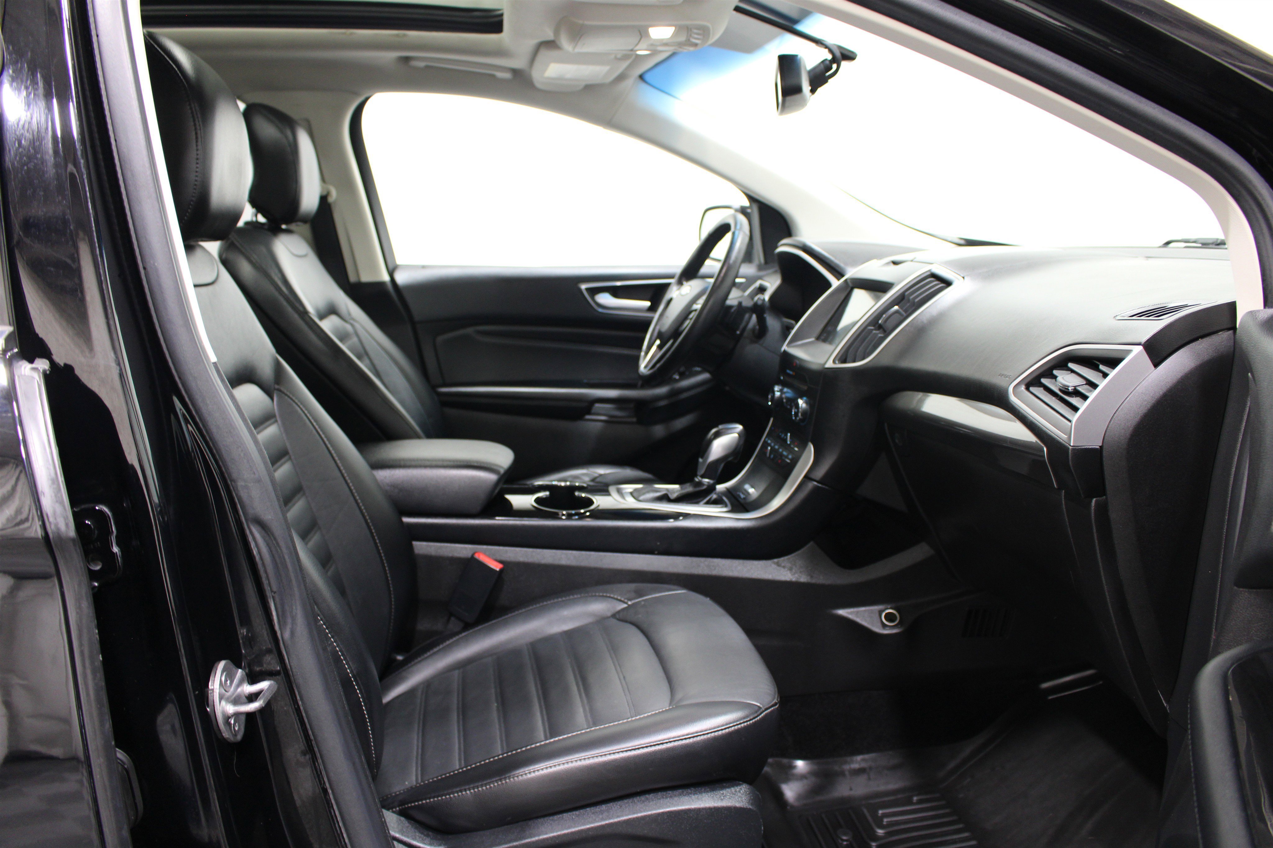 Used 2017 Ford Edge SEL w/ Equipment Group 201A FWD image 24