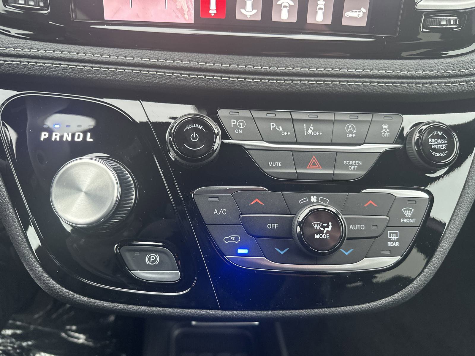 New 2025 Chrysler Pacifica Select image 29