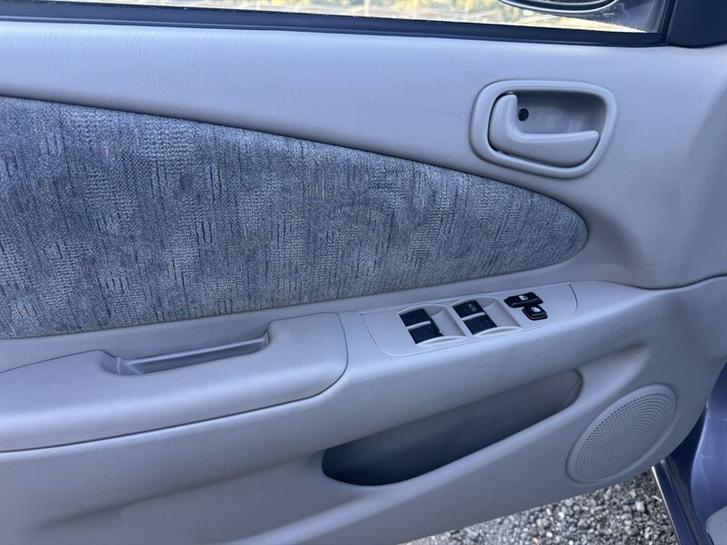 Used 1998 Toyota Corolla LE FWD image 23