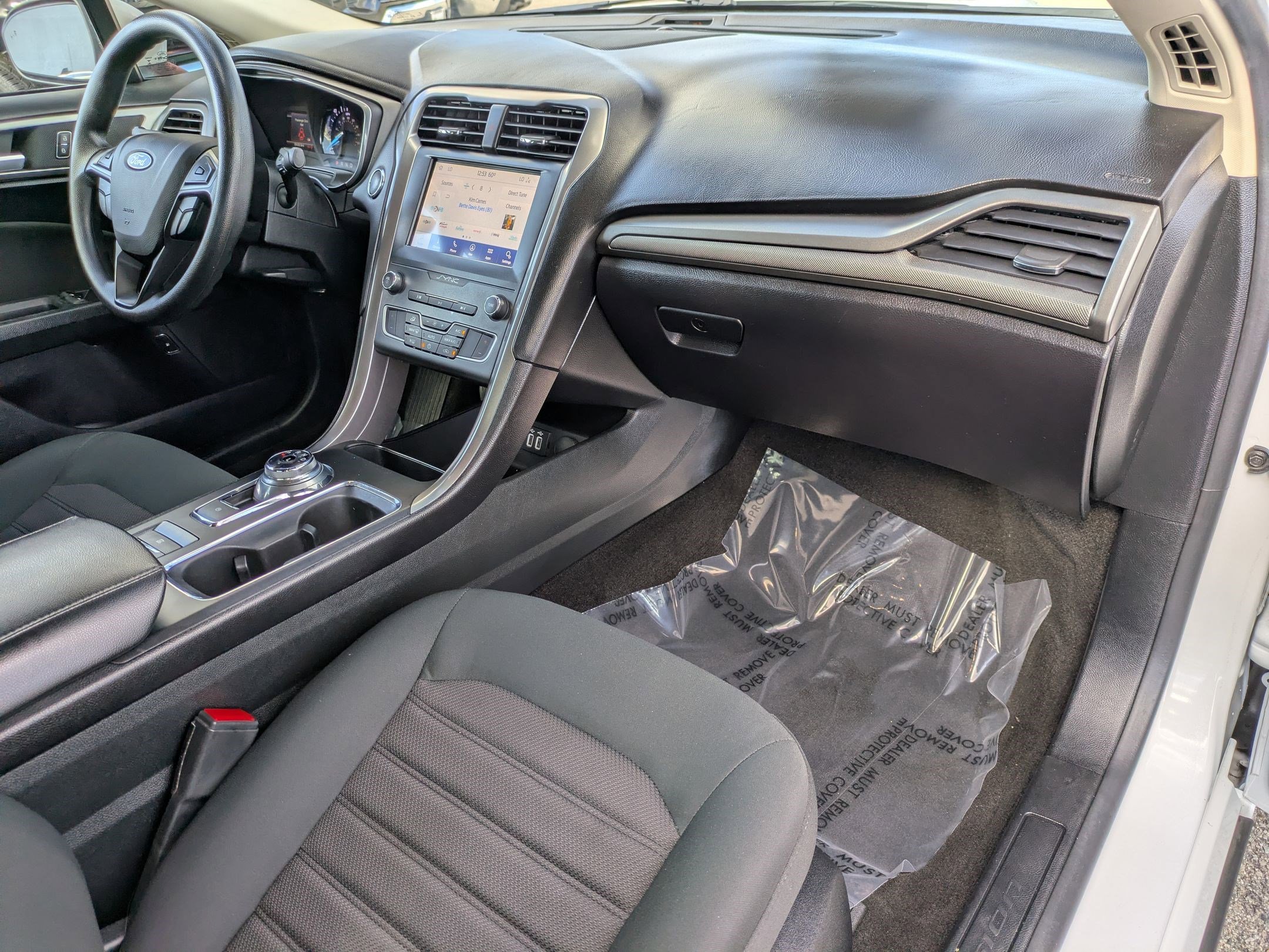 Used 2020 Ford Fusion SE image 28