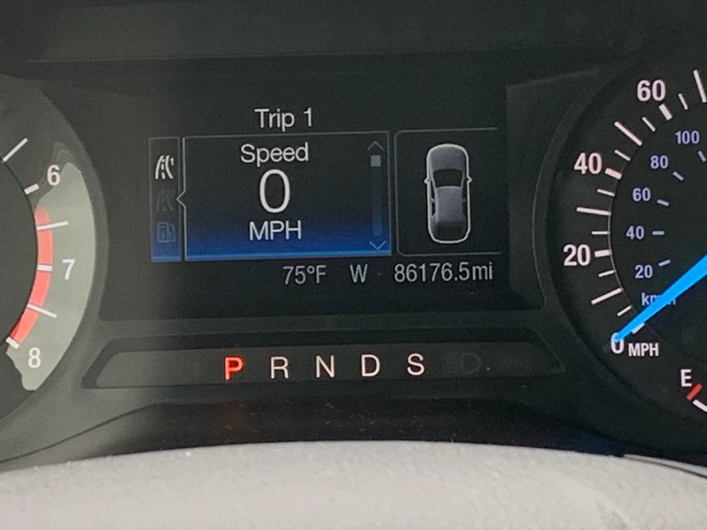 Used 2018 Ford Edge SEL FWD image 11