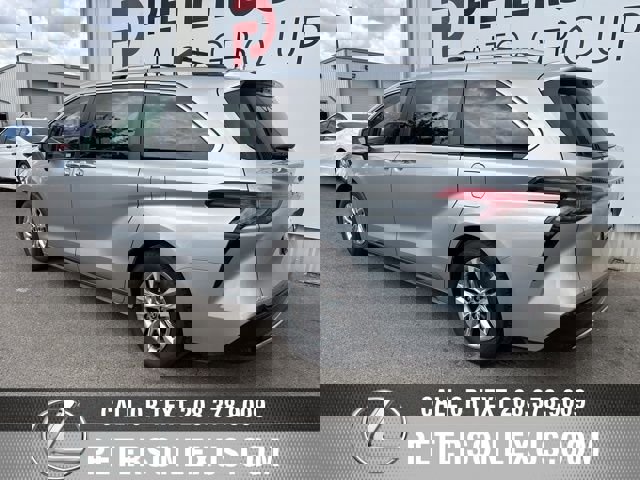 Used 2022 Toyota Sienna Limited AWD/4WD image 6