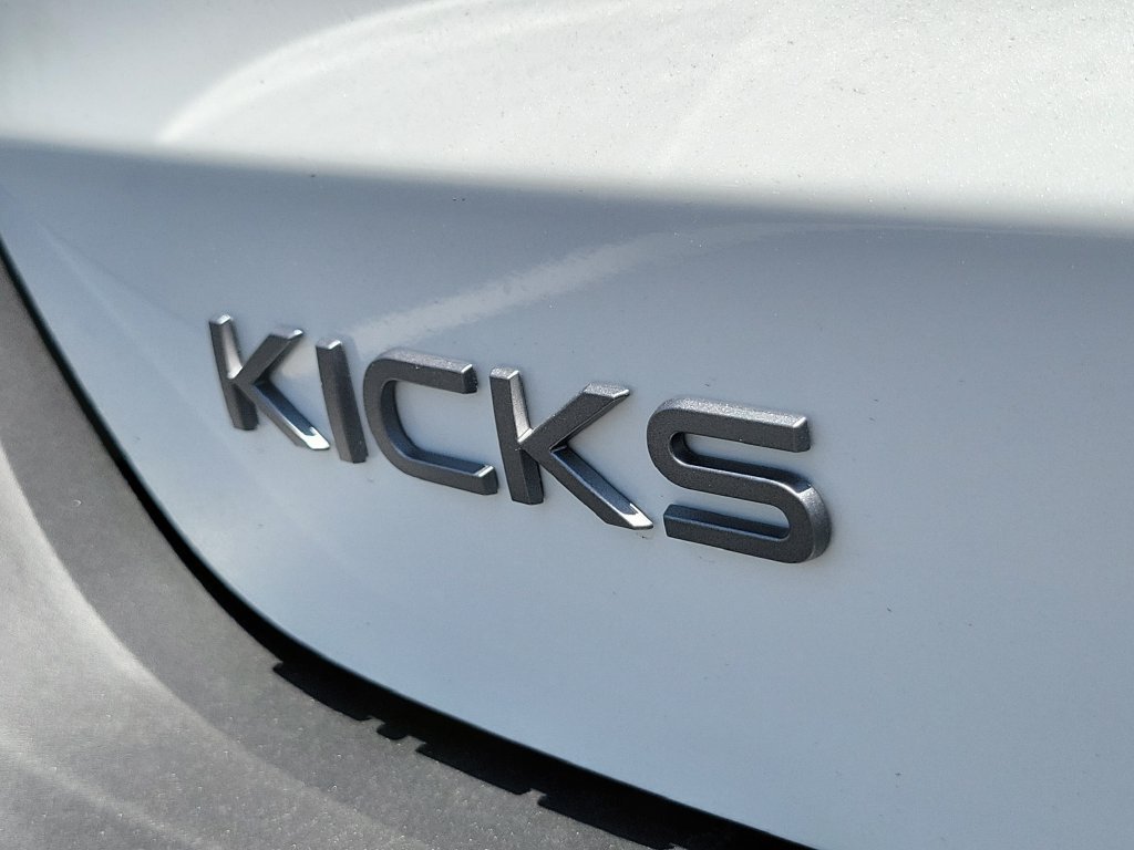 New 2026 Nissan Kicks SR FWD image 17