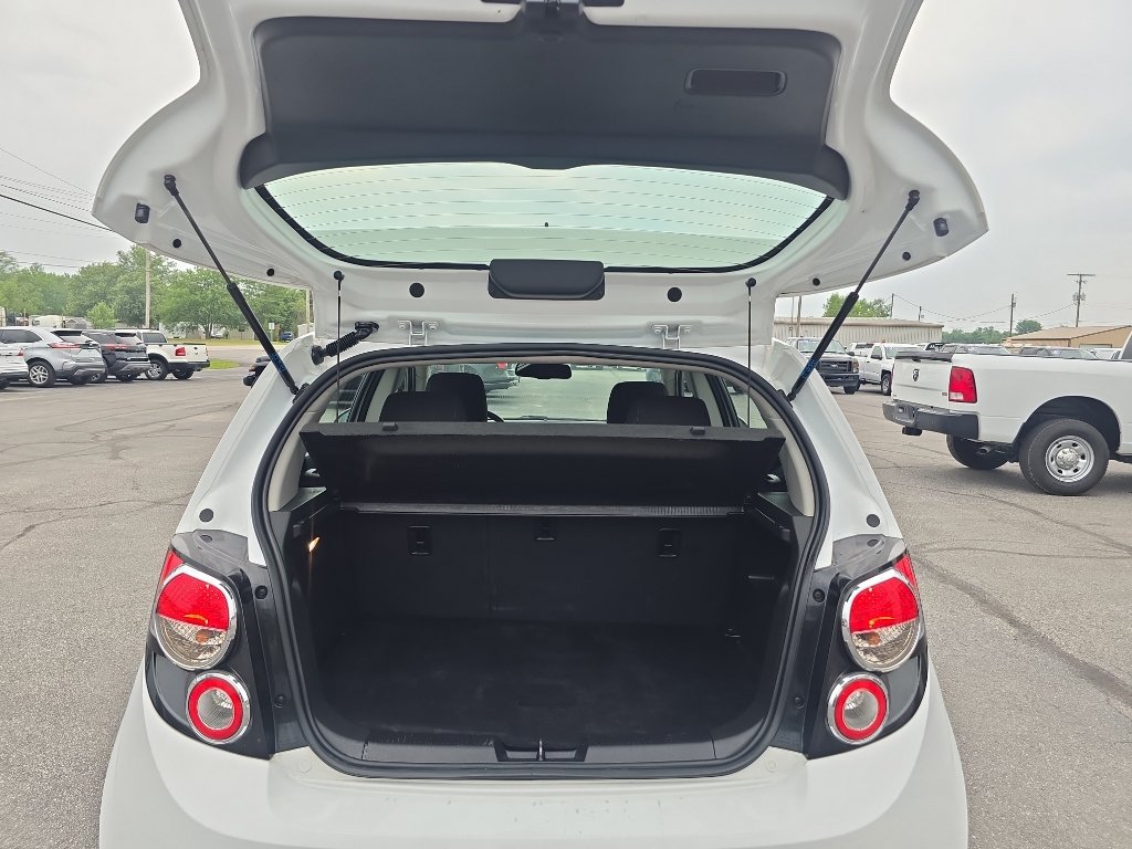 Used 2016 Chevrolet Sonic LT FWD image 9