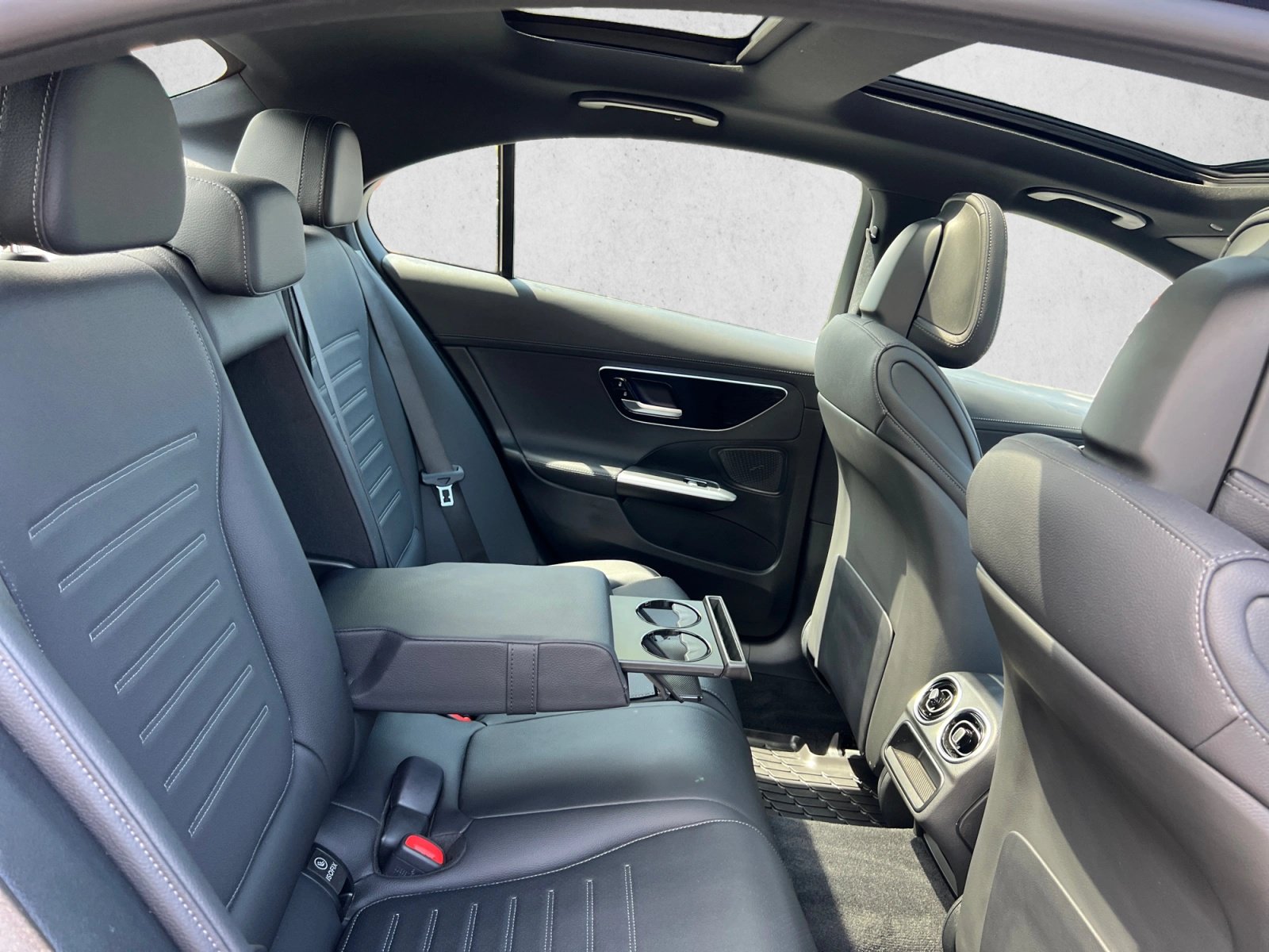Used 2026 Mercedes-Benz C 300 4MATIC Sedan image 25