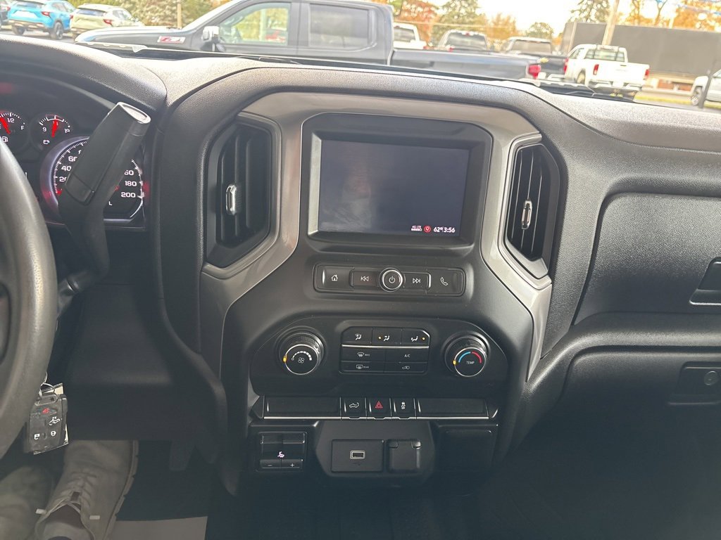 Used 2020 Chevrolet Silverado 2500 Custom w/ Custom Value Package image 15