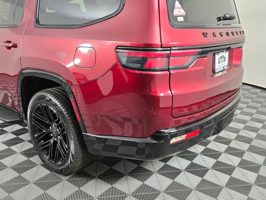 New 2025 Jeep Wagoneer Series II w/ HD Trailer Tow Package image 12