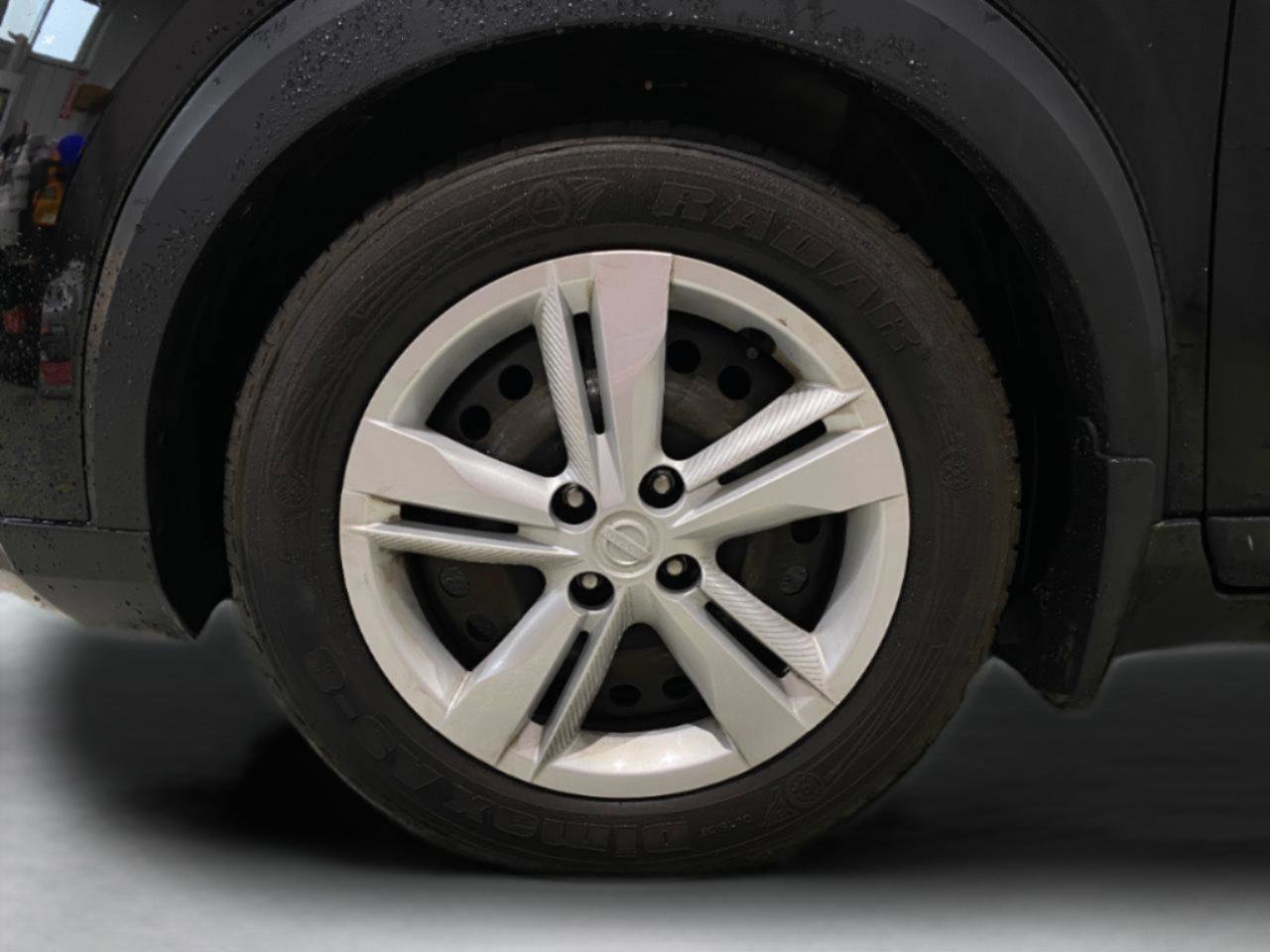 Used 2018 Nissan Kicks S FWD image 18