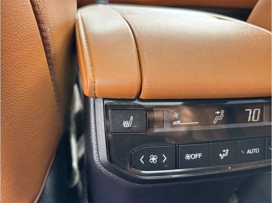 Used 2023 Toyota Highlander Platinum image 45