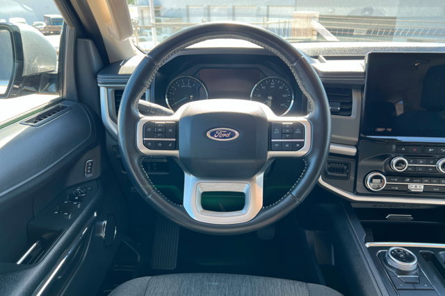 Used 2024 Ford Expedition Max XLT image 12